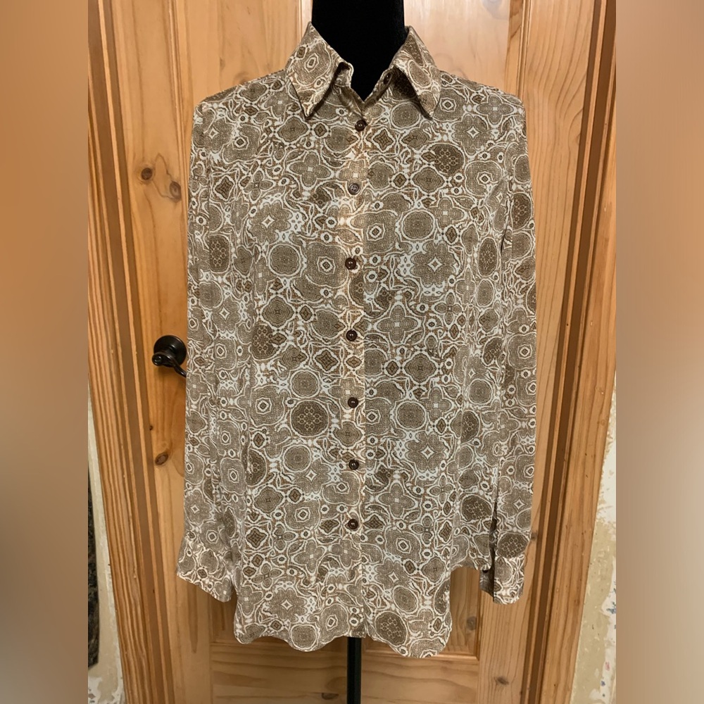 12th Tribe button up blouse size S. Beautiful condition